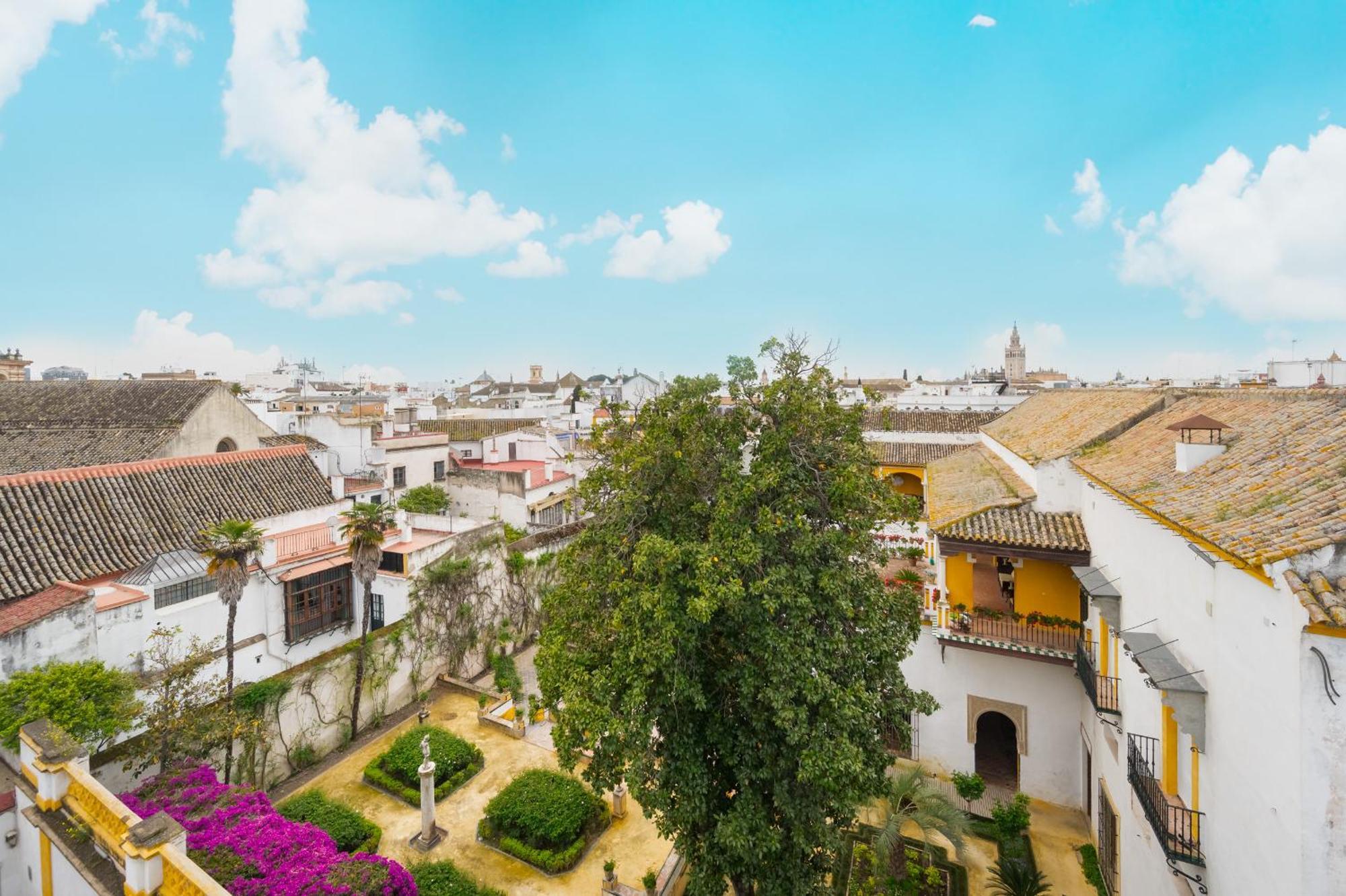 Luxurious Overlooking Casa Pilatos Sevilla